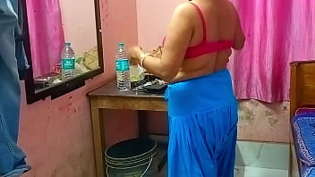 Divorced Wifey Tumpa Got Her Muff Unclogged by Handyman's rod