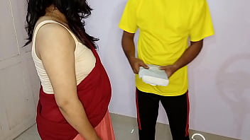 मालकिन दीदी ने नौकर से जबरदस्ती चुदवाया ! साफ हिंदी आवाज में Obedient Landlady Hardcore