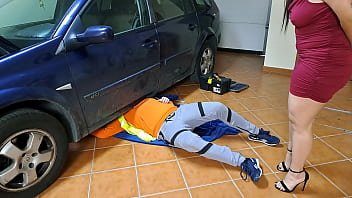 Nasty wifey receives inward cum shot from the mechanic