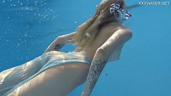 Mimi Cica yet again showcases how wonderful she can swim