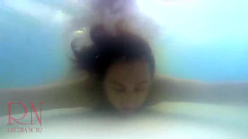 Breaht holding underwater. Dominance harsh sex. Naturist Regina Noir swimming, deepthroats and humps in the swimming pool.3